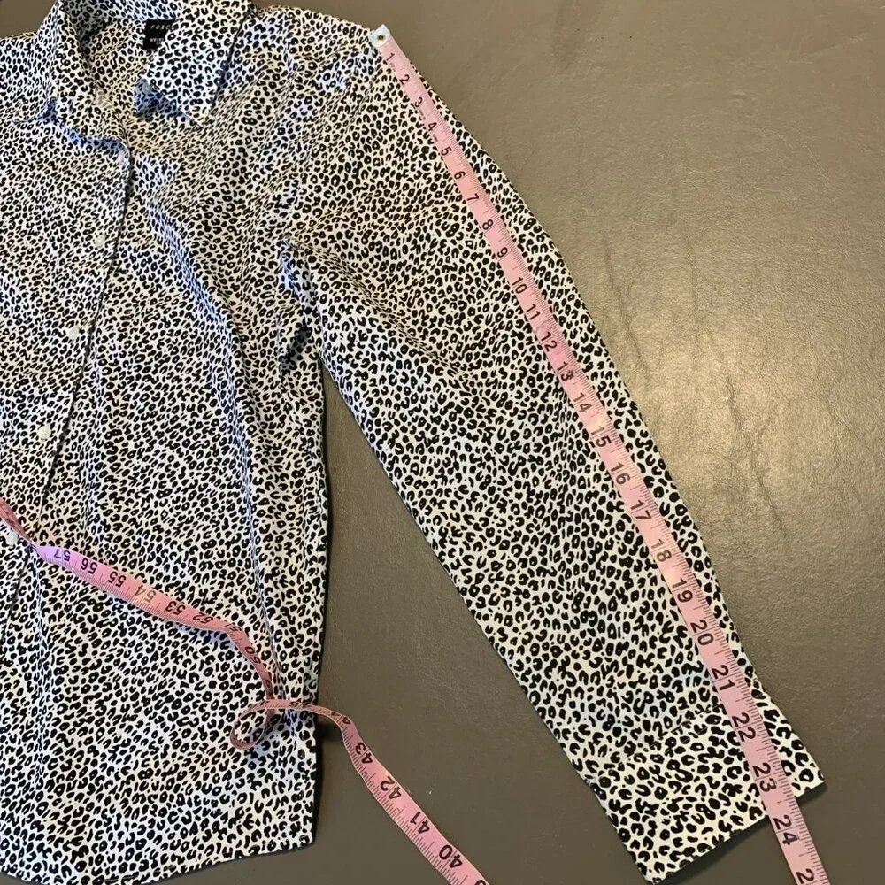 Foxcroft Womens 10 Blouse Long Sleeve Button Up Animal Print Wrinkle Free Shaped